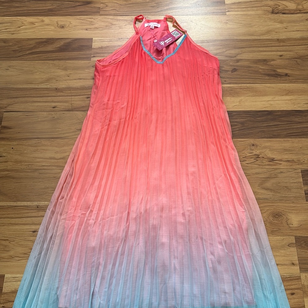 NWT Accordion style Racerback Maxi